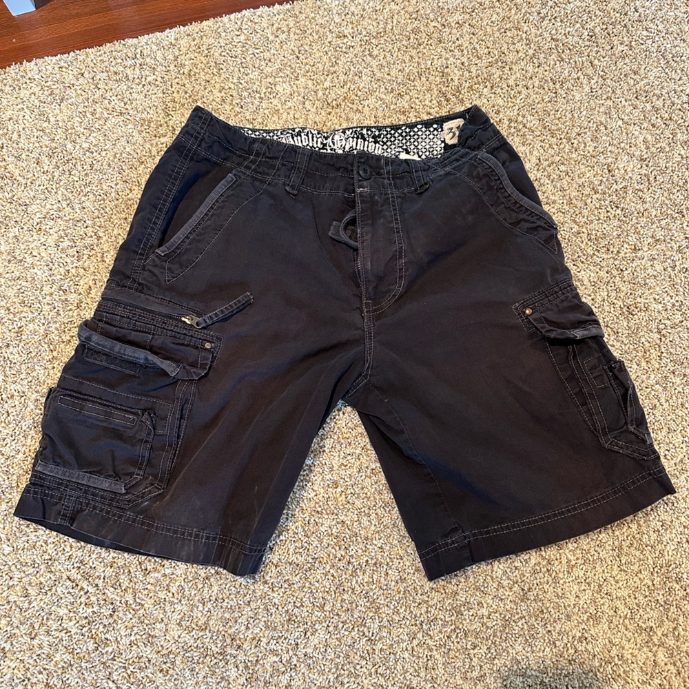 Public Opinion Cargo Shorts Size 31